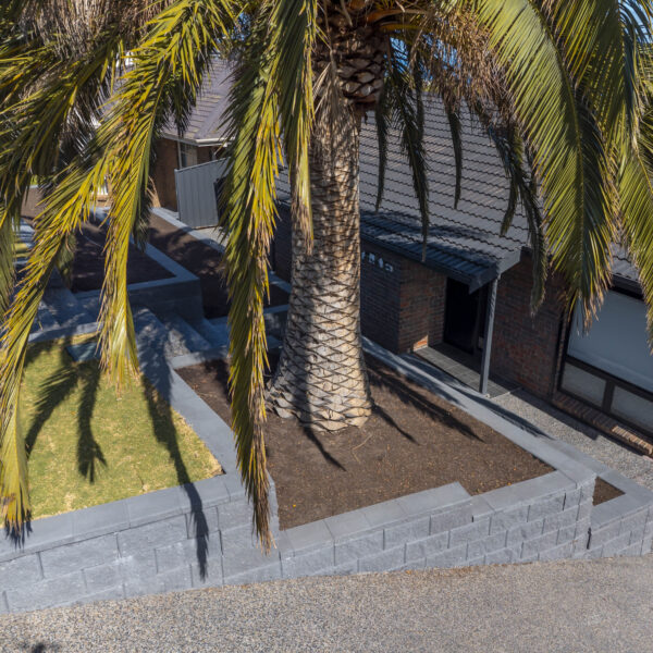 Versawall Retaining Wall | Charcoal | Southern Earth Landscaping1