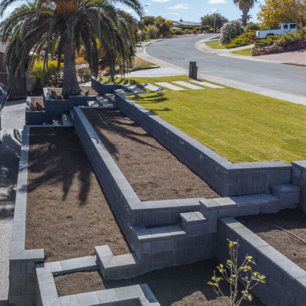 Versawall Retaining Wall | Charcoal | Southern Earth Landscaping2