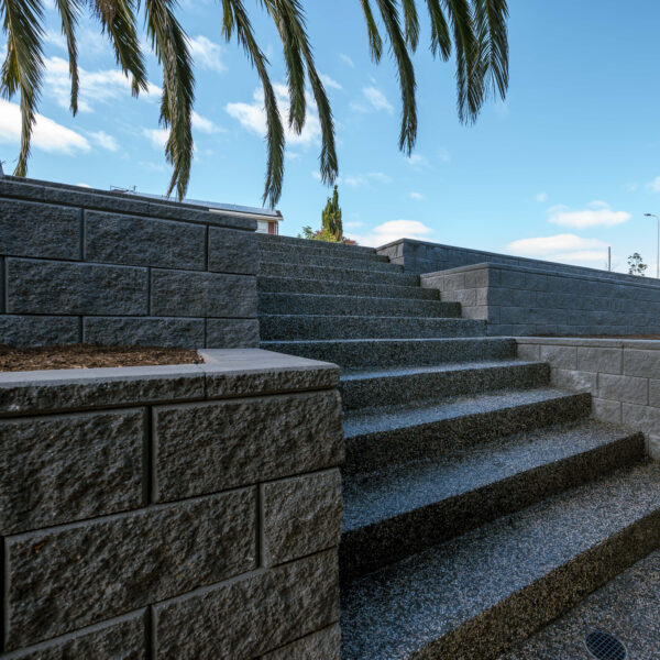 Versawall Retaining Wall | Charcoal | Southern Earth Landscaping4